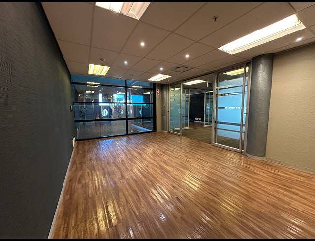 492M² OFFICE TO LET IN SANDTON CENTRAL